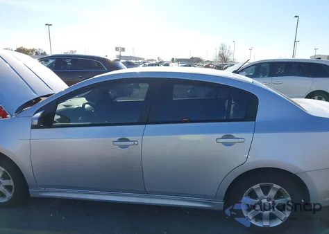 2011 Nissan Sentra 2.0Sr z USA, uszkodzony, nr VIN 3N1AB6AP7BL711085